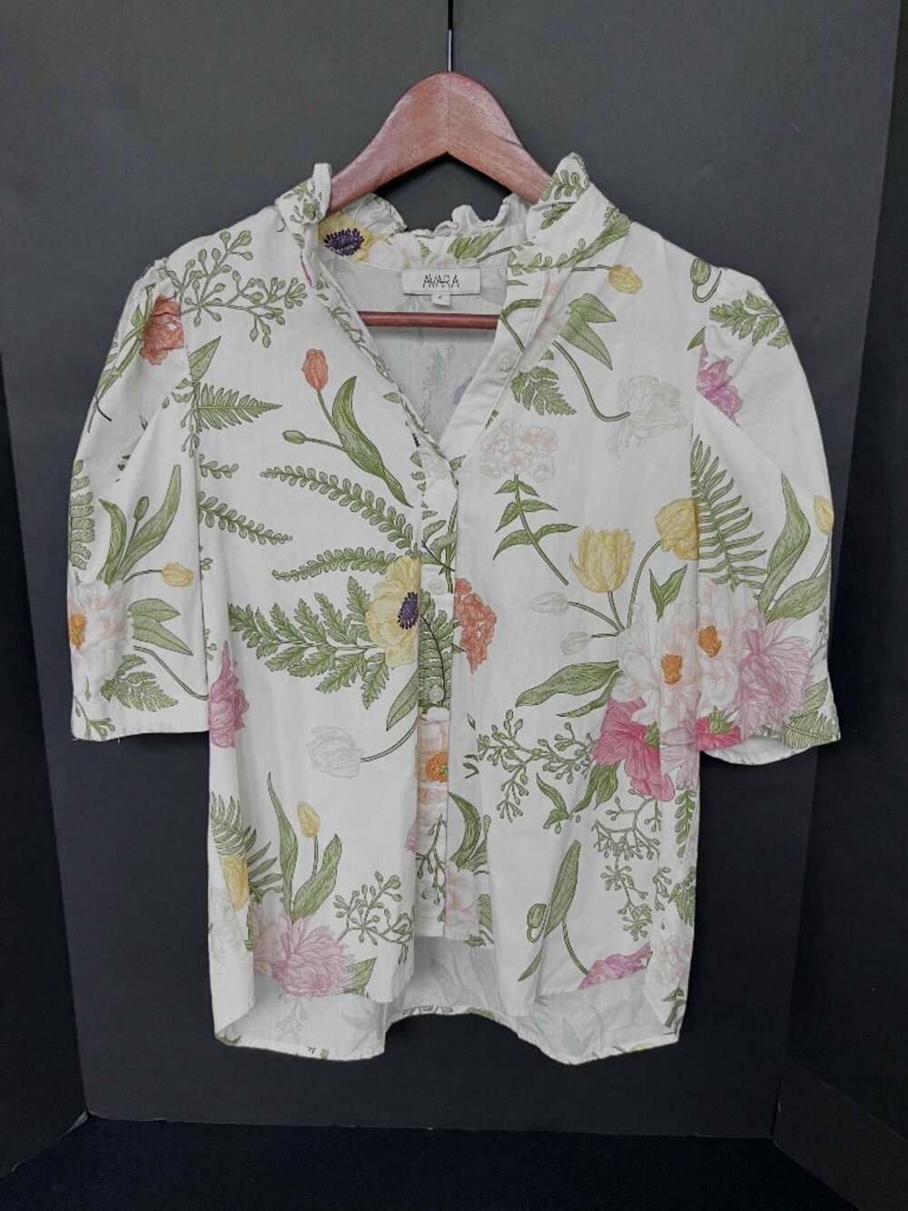 Avara Floral Blouse - NWOT - Womens Sz Small